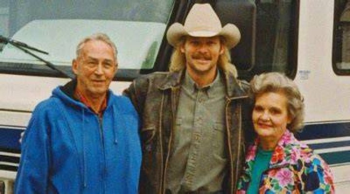 Alan Jackson parents: Ruth Musick, Eugene Jackson
