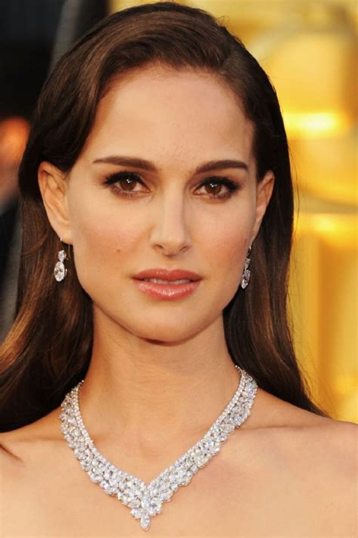
Annelisecate Height, Weight, Net Worth, Age, Birthday, Wikipedia, Who, Nationality, Biography 