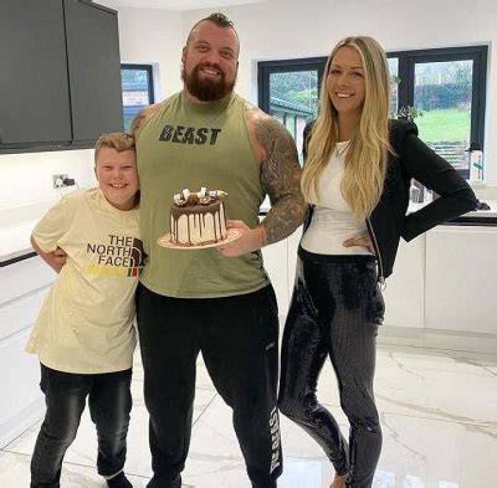 Alexandra Hall Biography; Eddie Hall's wife, age, height, children, Instagram 1 Eddie Hall family