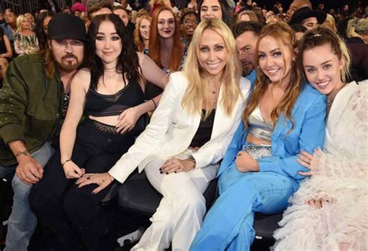 Miley Cyrus' siblings ages