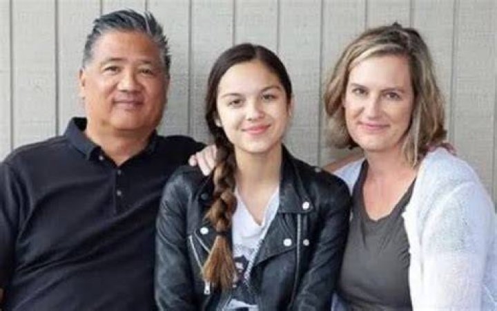 Olivia Rodrigo and her parents
