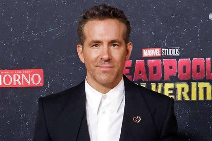 Ryan Reynolds continues to celebrate Blake's birthday by roasting wife 1 Ryan Reynolds continues to celebrate Blakes birthday by roasting wife