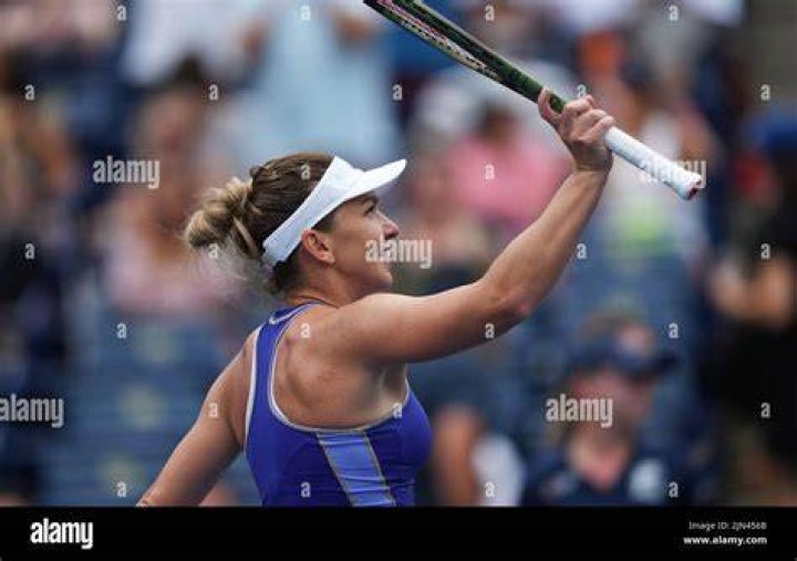 Simona Halep parents: Tania Halep, Stere Halep 1 Simona Halep Toronto 2022 1296x675 1