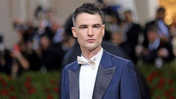 Tom Sturridge girlfriend: Does have a Tom Sturridge girlfriend? 1 Tom Sturridge Net Worth 1024x526 1