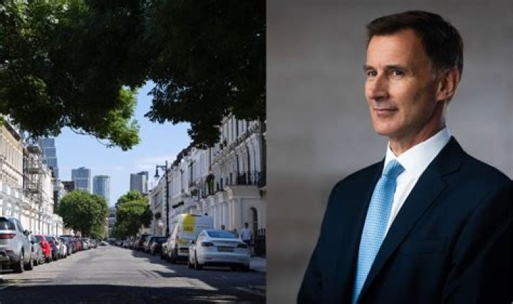 Where does Jeremy Hunt live?